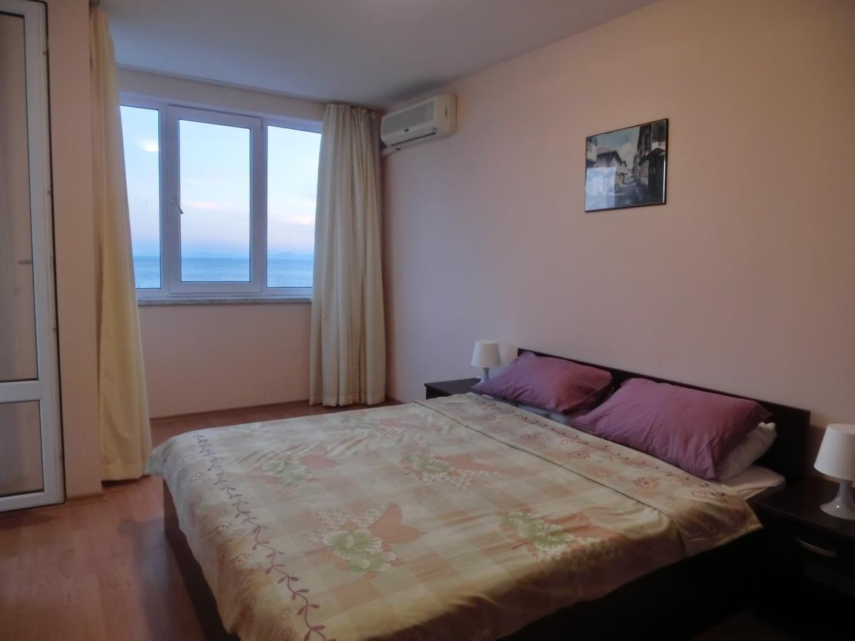 Sea View Crown Apartment On Complex With Pools And Beach, Sveti Vlas Eksteriør billede