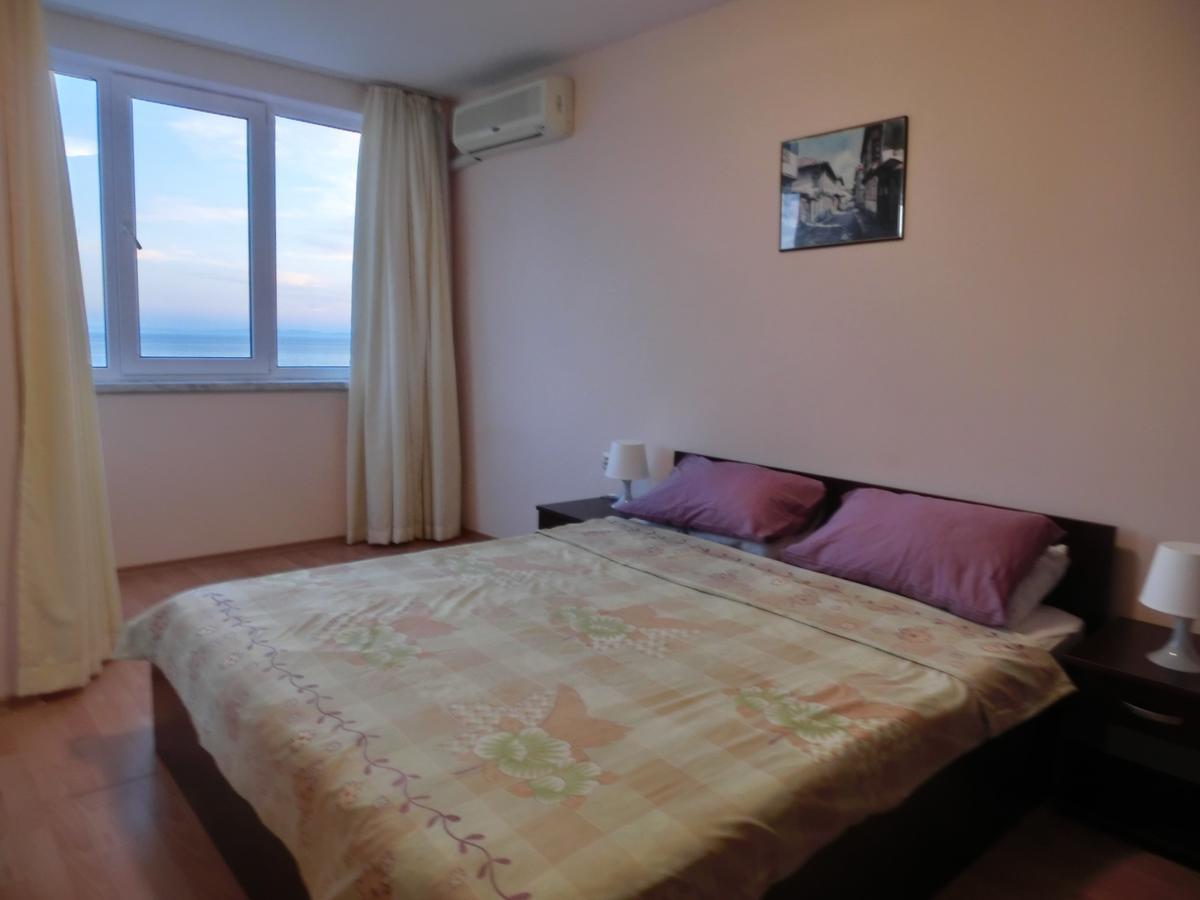 Sea View Crown Apartment On Complex With Pools And Beach, Sveti Vlas Eksteriør billede