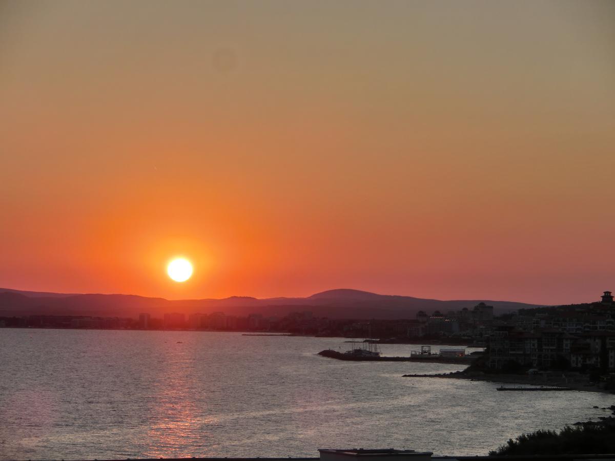 Sea View Crown Apartment On Complex With Pools And Beach, Sveti Vlas Eksteriør billede